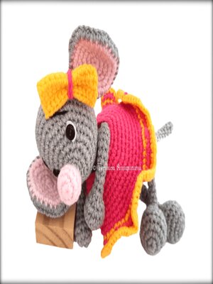 cover image of Crochet pattern cute mouse